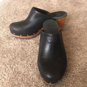 Ugg Sz 6 Mules